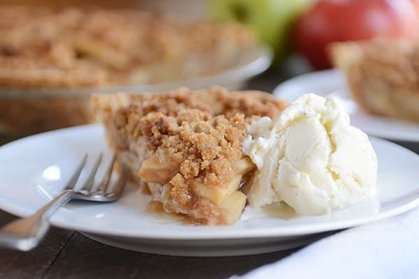 Apple Crumble Pie