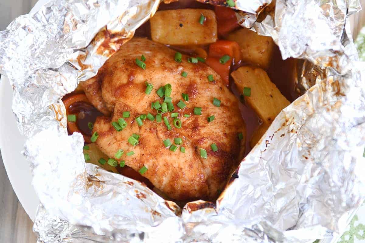 BBQ Hawaiian Chicken Foil Packets {Grill or Oven}