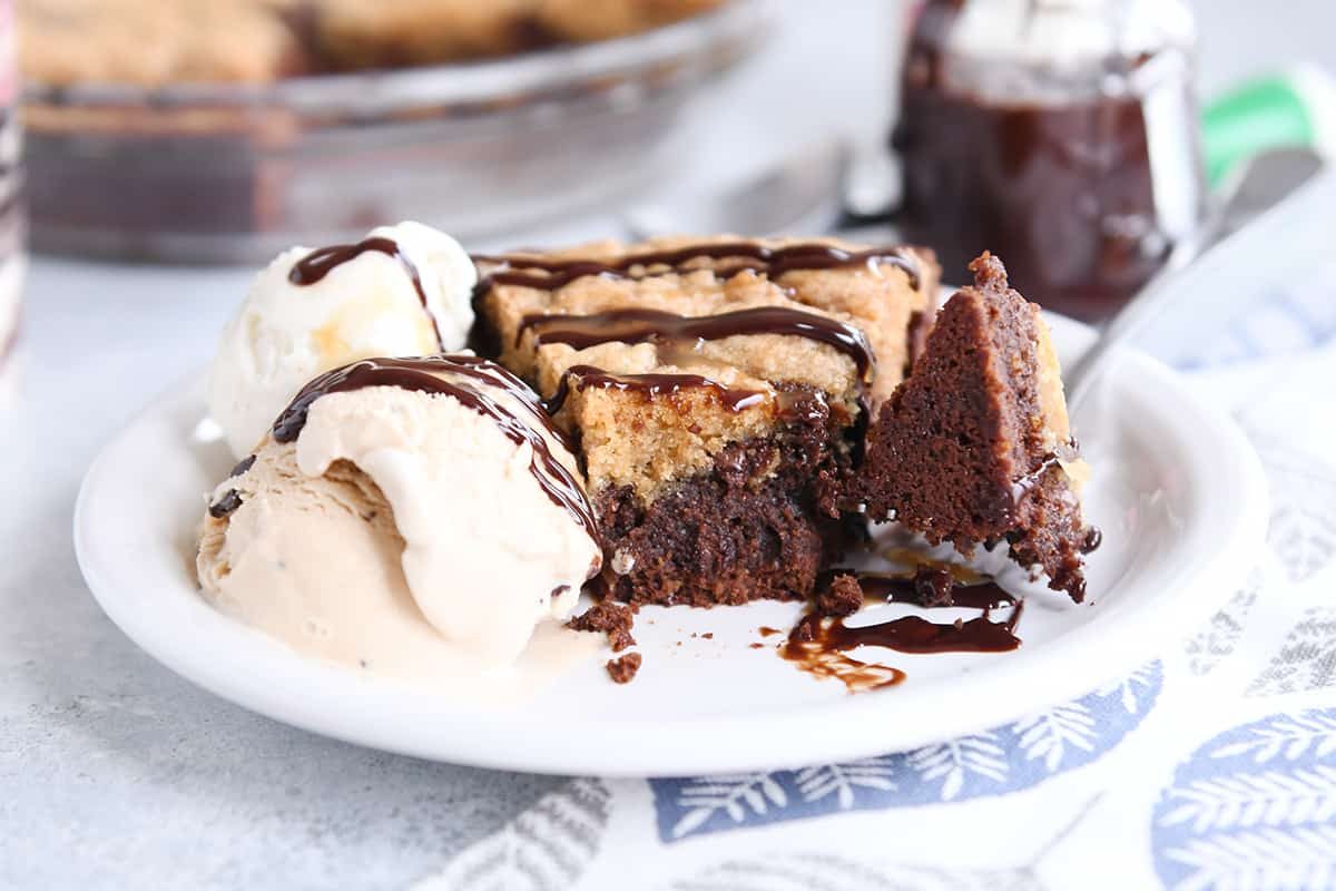 Brookie Pie {Brownie + Chocolate Chip Cookie}