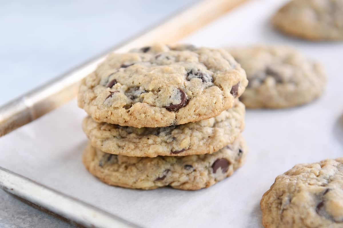 Classic Oatmeal Chocolate Chip Cookies