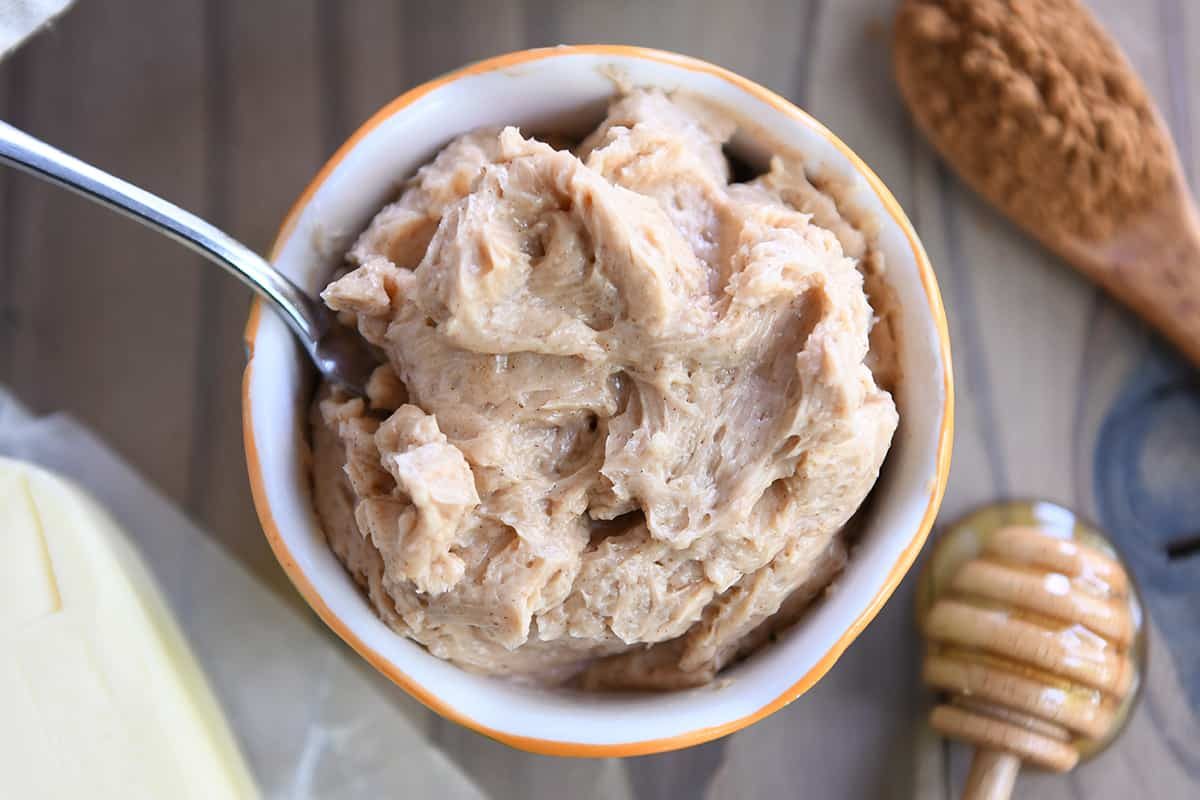 Easy Cinnamon Honey Butter