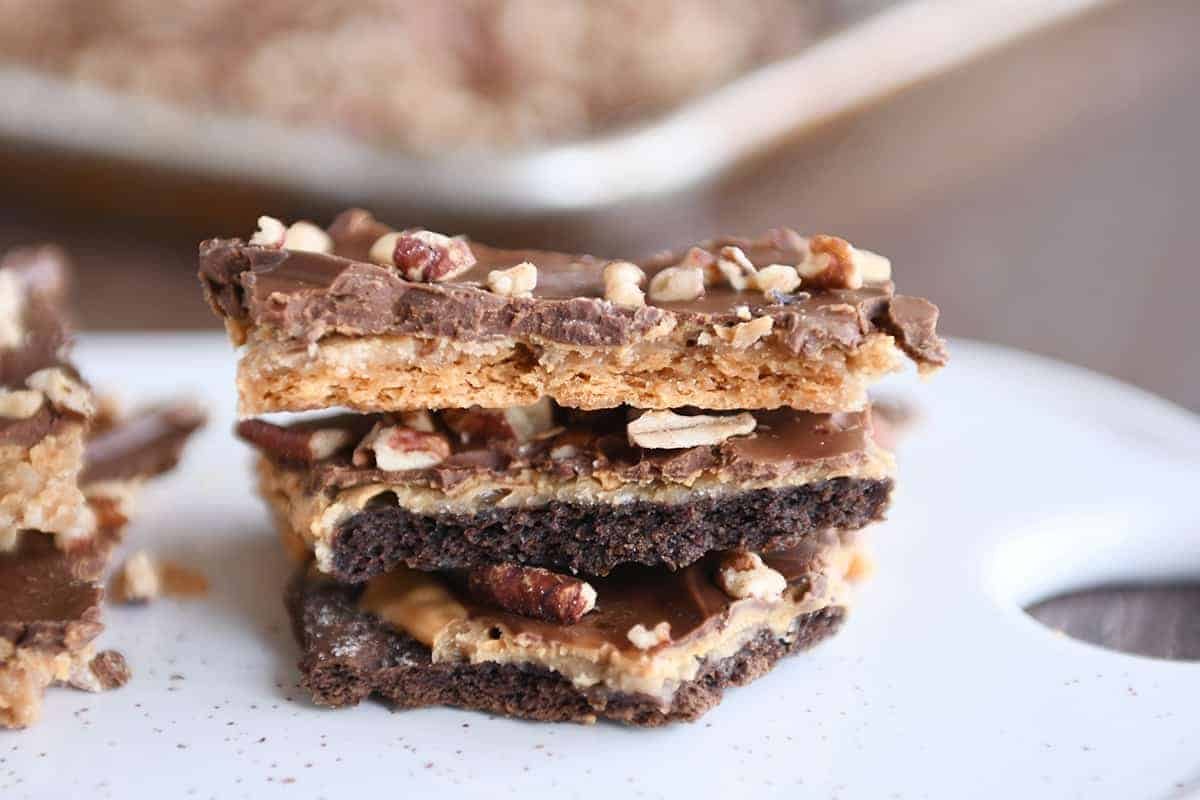 Easy Peanut Butter Chocolate Graham Cracker Toffee