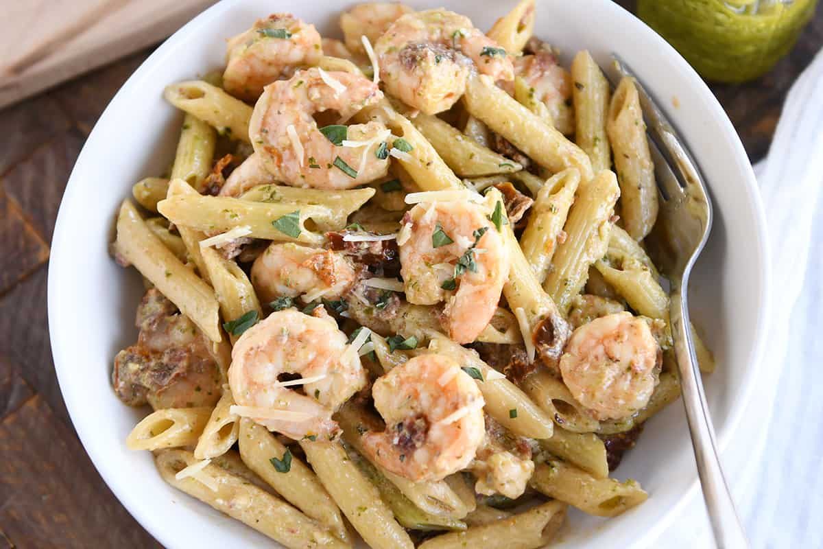 Easy Shrimp Pesto Pasta with Sun-Dried Tomatoes