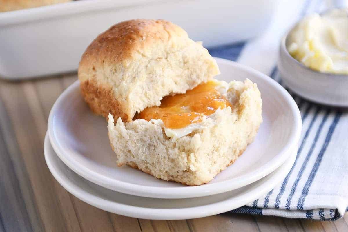 Fluffy Honey Oat Dinner Rolls