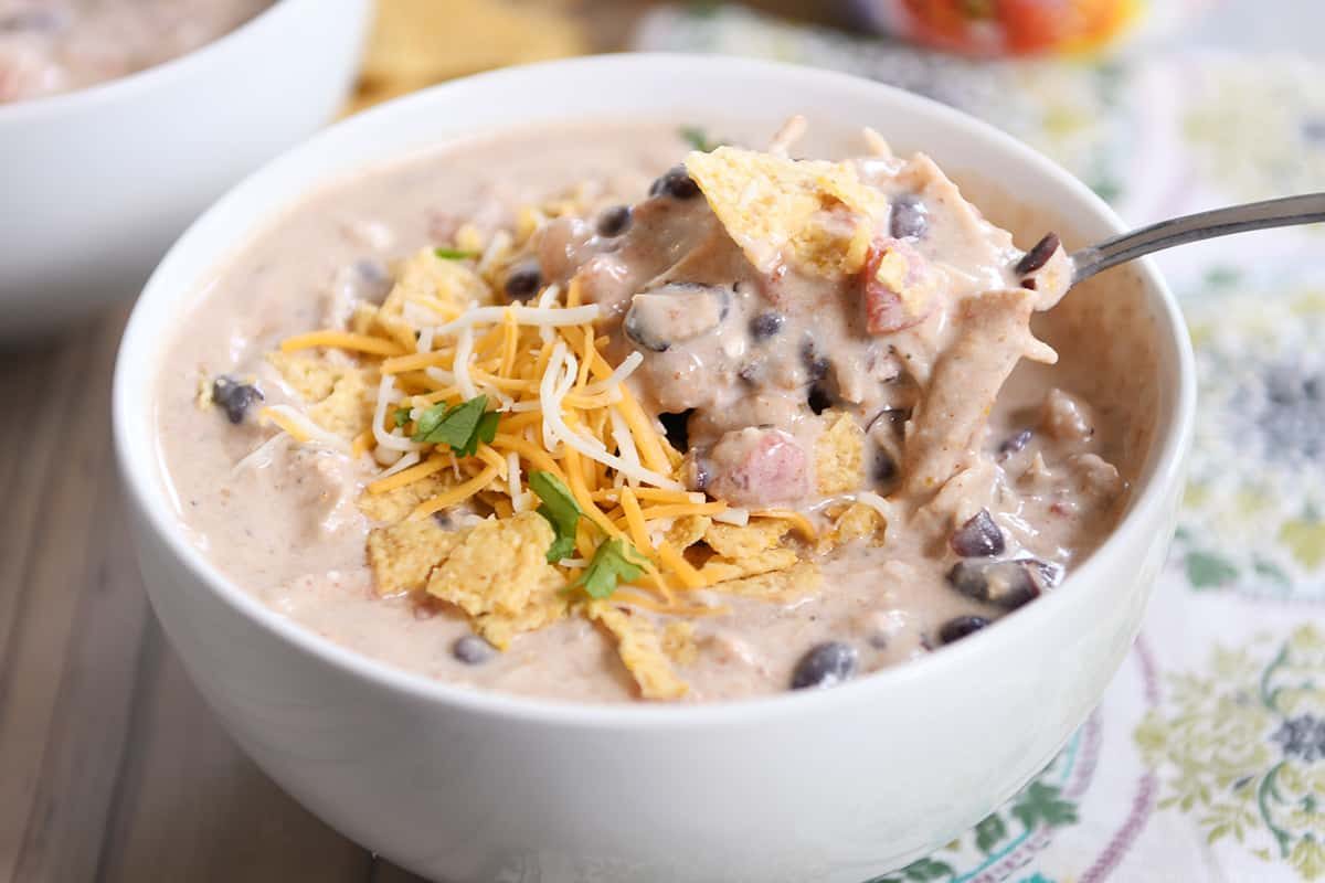 Instant Pot {or Slow Cooker} White Chicken Black Bean Chili