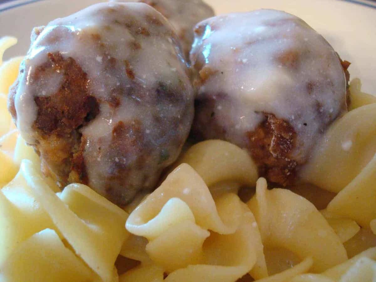 Meatballs with Cream Sauce