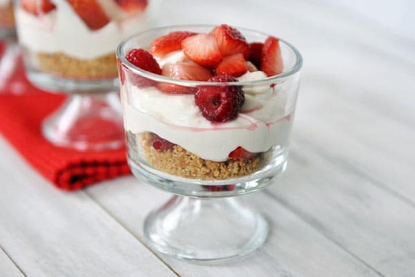 No-Bake Berry Yogurt Cheesecakes