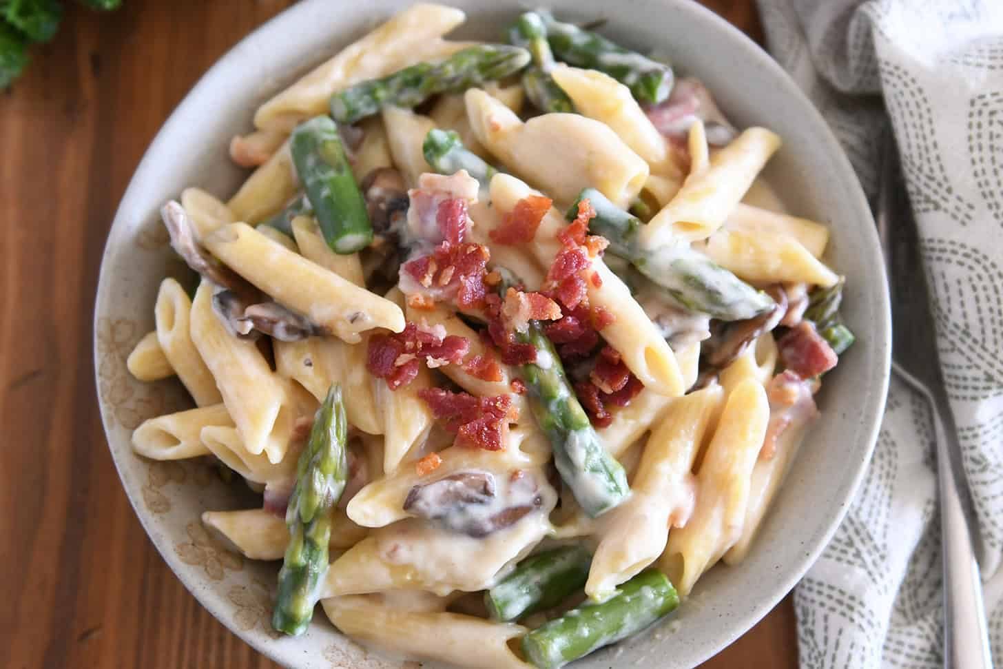 One Pot Creamy Asparagus and Bacon Pasta
