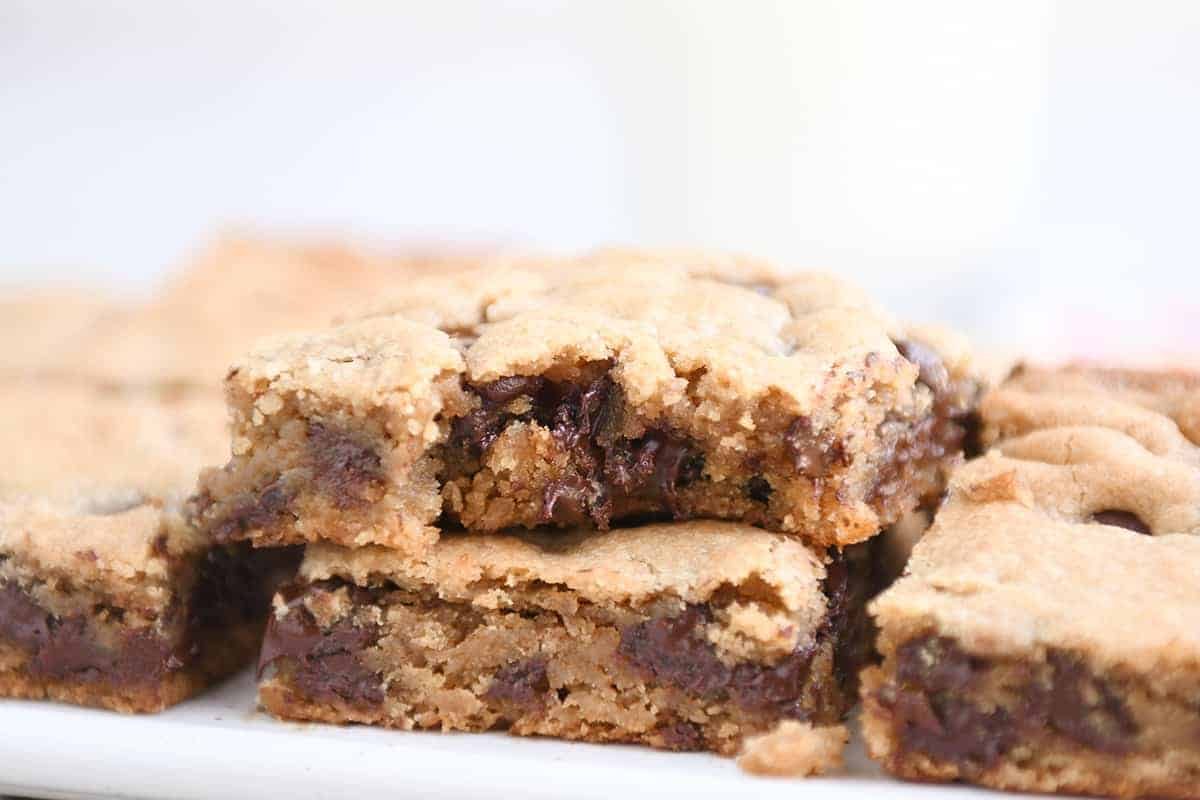 Peanut Butter Chocolate Chip Bars