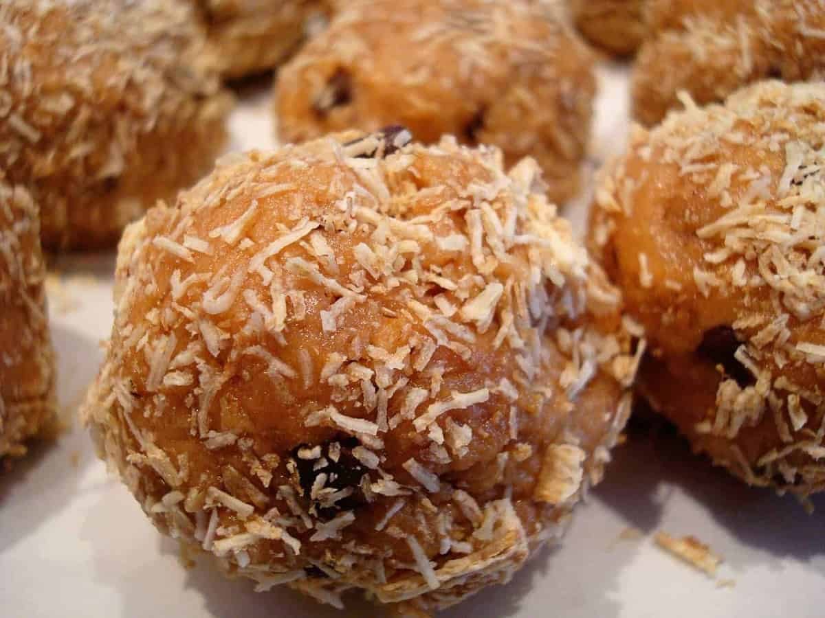 Peanut Butter Crunch Snack Balls