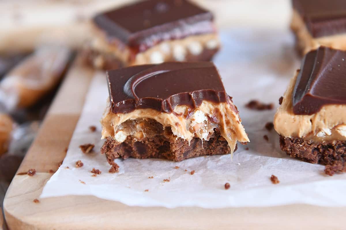 Peanut Butter Pretzel Caramel Chocolate Bars