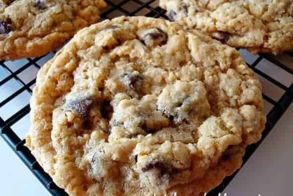 Whole Wheat Oatmeal Chocolate Chip Cookies