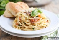 Velvety One-Pan Tomato Basil Pasta