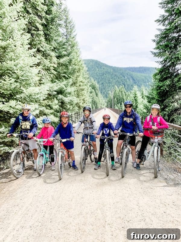 family on bikes on Hiawatha Trail