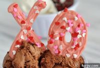 The Ultimate Chocolate X and O Ice Cream Topper