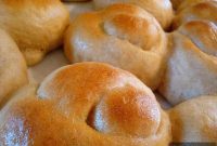 Irresistible Garlic Knots