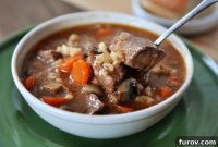 Hearty Slow Cooker Beef and Barley Soup