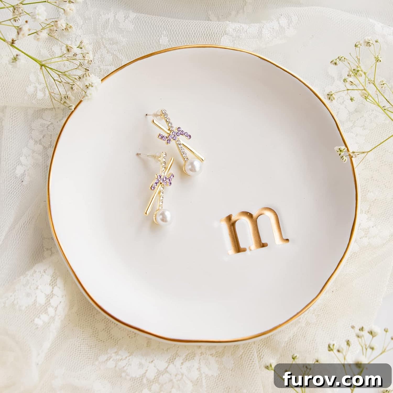 The Ultimate 2025 Holiday Gift Guide for Kids and Teens 3 Jewelry Dish
