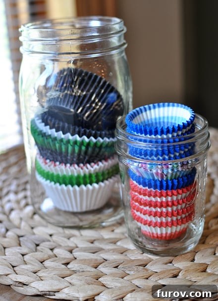 Mel's Smart Muffin Cup Hacks 2 glass mason jars full of muffin cups