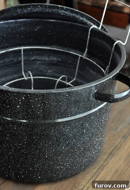 a big black pot