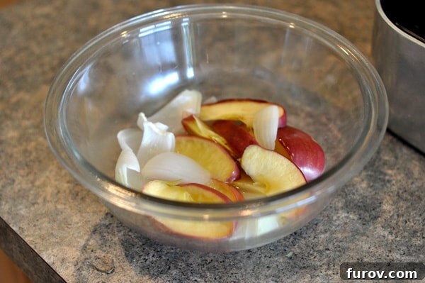turkey aromatics in a glass bowl