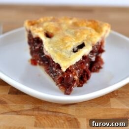Sweet Cherry Pie with Pie Crust