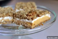 Autumn Pumpkin Cheesecake Streusel Bars