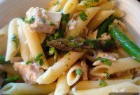 Garlicky Tuna Asparagus Pasta