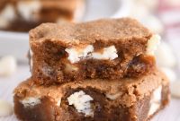 Spiced Gingerbread White Chocolate Blondies